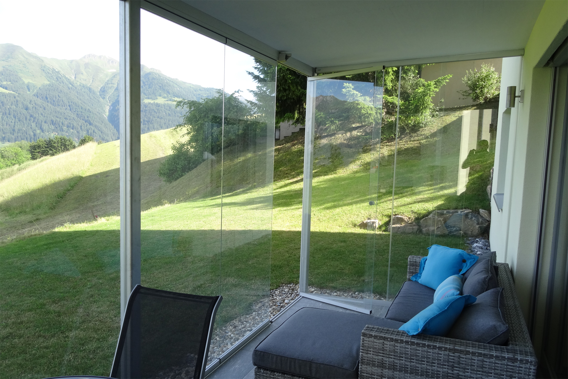 Coulissant pivotantCoulissant pivotant Aweso Panorama EasyFlex 370 : Terrasse vitrée