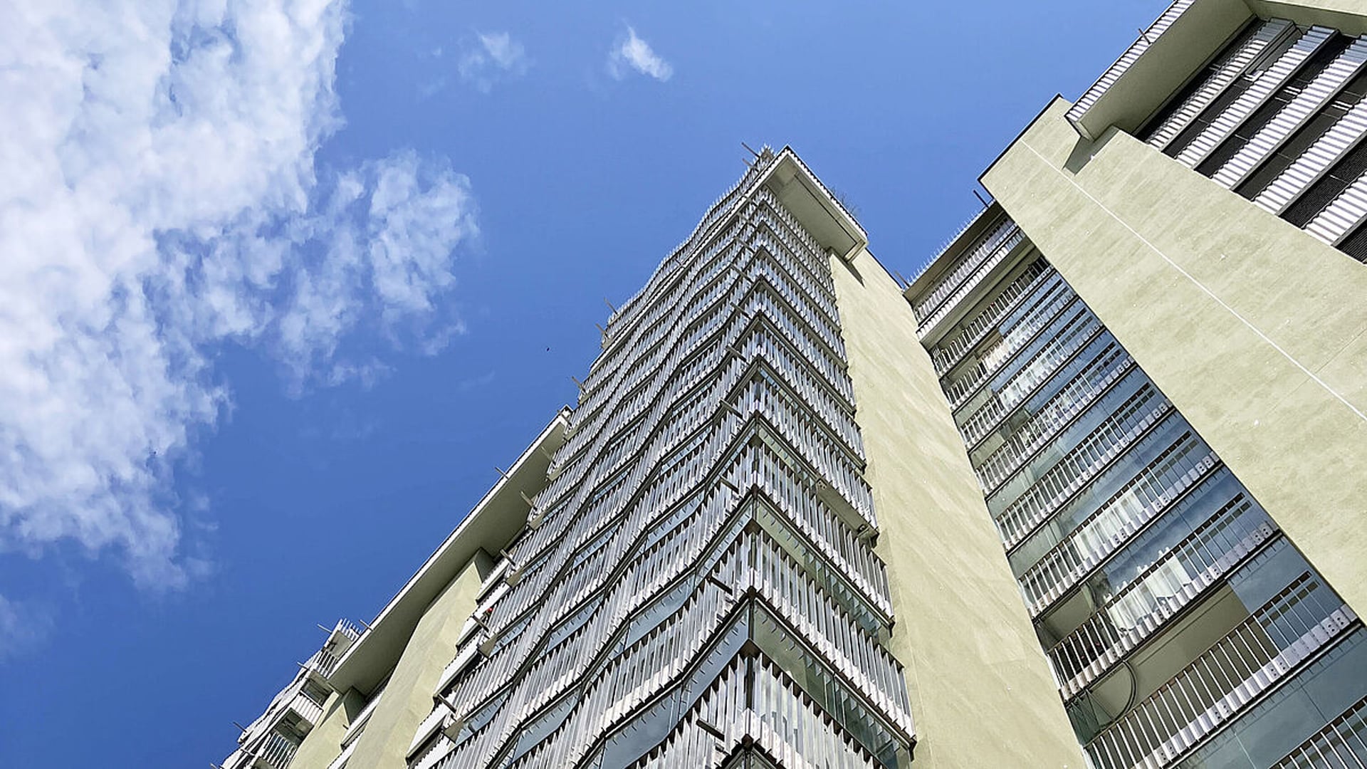 Facettes pour les balcons - un espace de vie élargi - Aweso AG